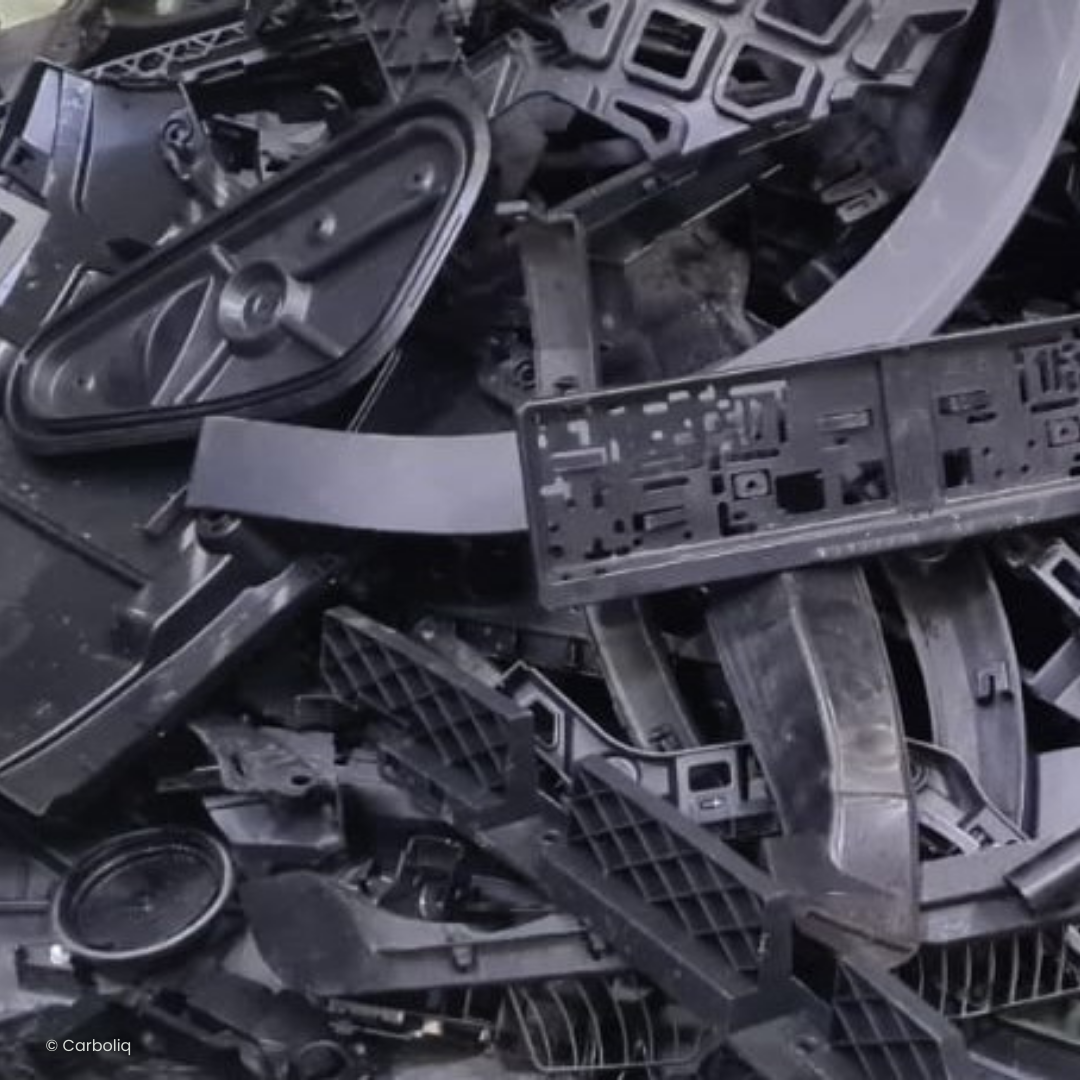 Carboliq verarbeitet schwer zu recycelnde Kunststoffe aus der Automobilindustrie.